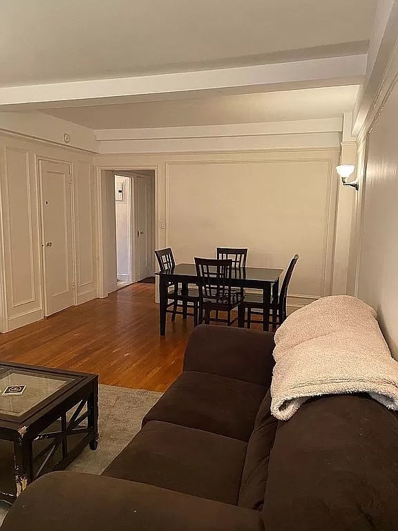 Foto del edificio - 70 E 35th St