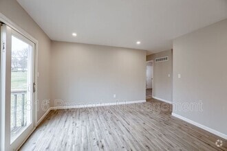 Building Photo - 1109 E Sea Ave