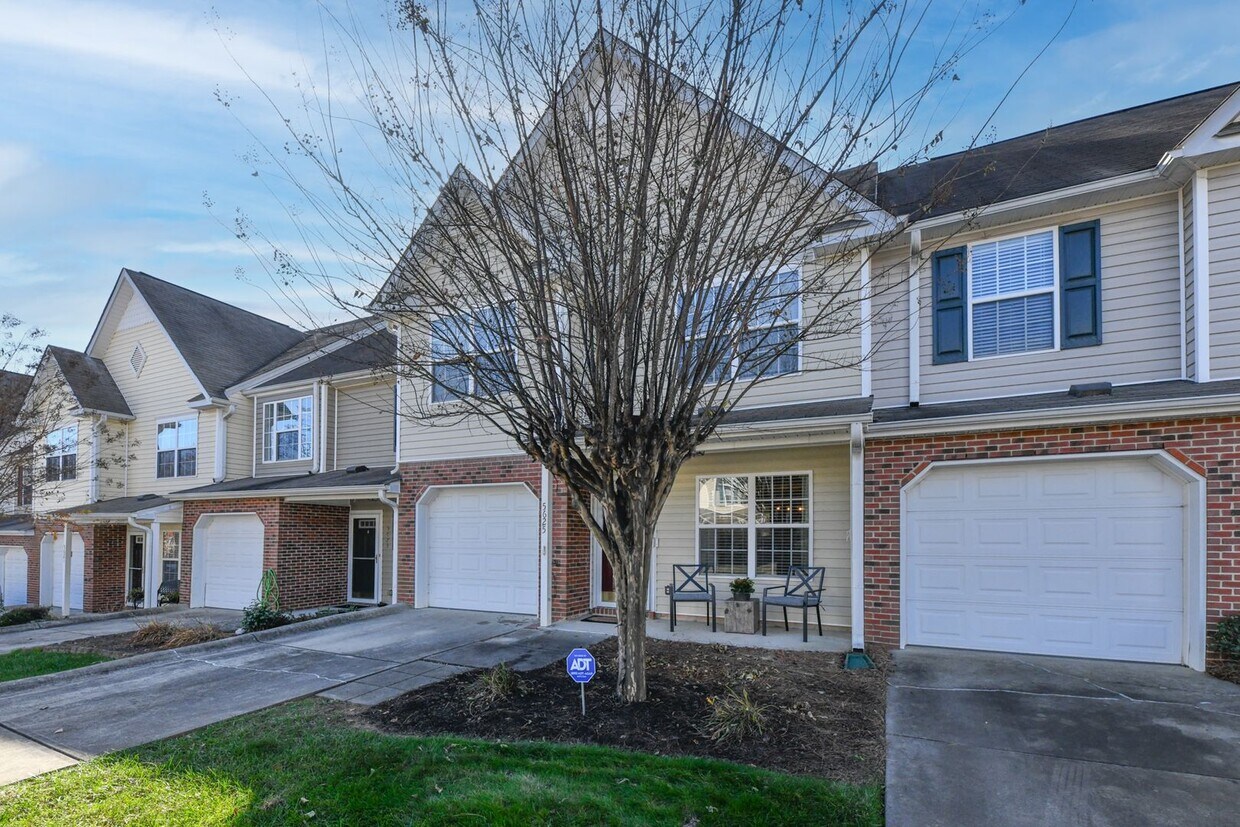 Primary Photo - Updated 3 Bedroom Townhome in McAlister's ...