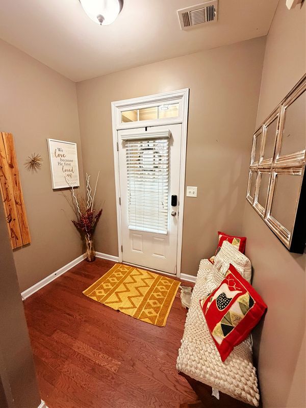 Foto del edificio - 2708 Beynon Ln NE