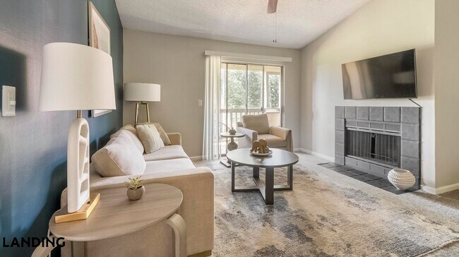 Foto del edificio - 10263 Whispering Forest Dr