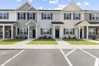 Building Photo - 104 Jaydn Dr E