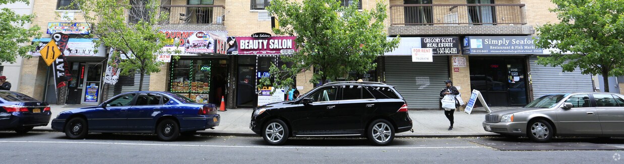 street level - 2542A-2548A White Plains Rd