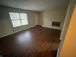 Building Photo - 11620 S Williamsburg Dr