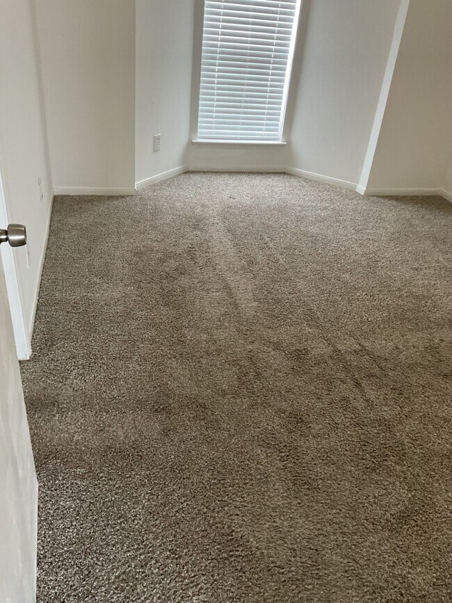 Building Photo - 12400 Brookglade Cir