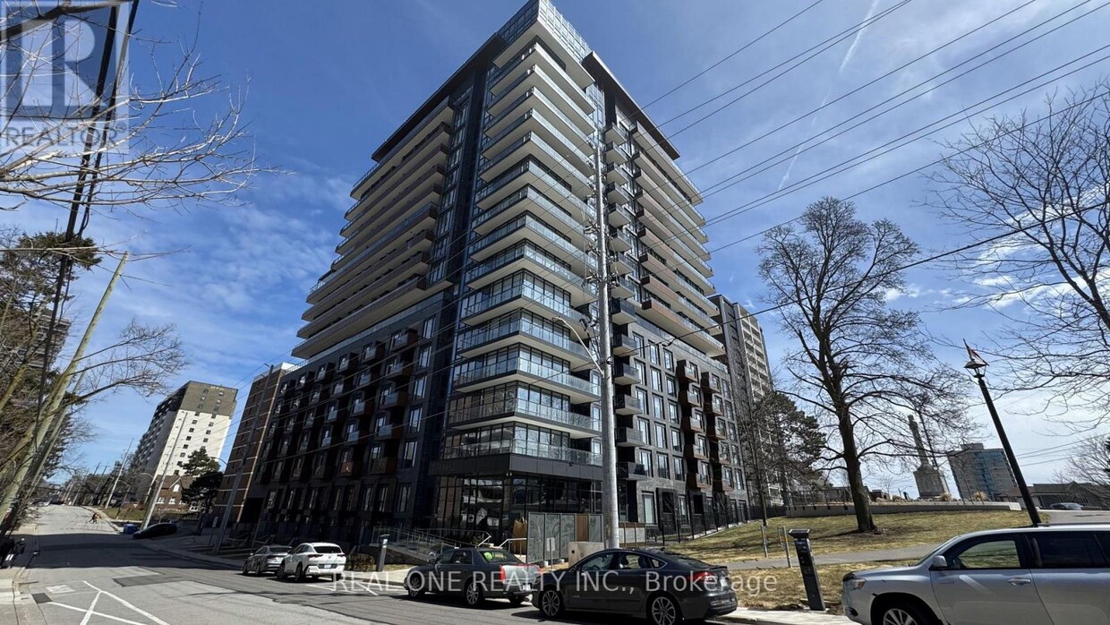 Primary Photo - 21-221 Park St E