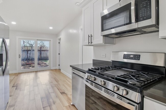 Foto del edificio - 30 Bloomfield Rd