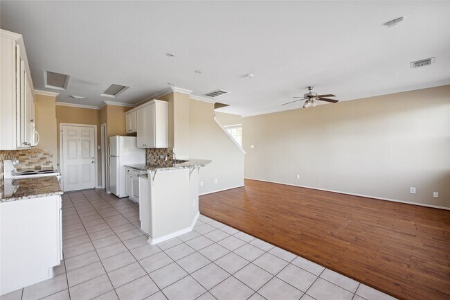Foto del edificio - 2846 Loganberry Park Ln