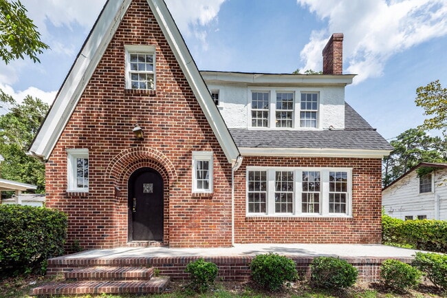 Building Photo - Spacious 4-Bedroom, 4-Bath Home in the Heart of Orangeburg – A Perfect Fit for Comfortable Living!