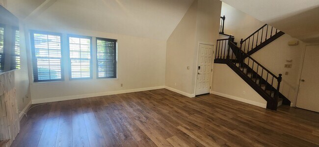 Foto del edificio - 7671 E Bay Ln