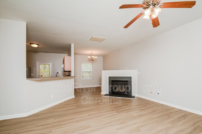 2870 Filbert St photo'
