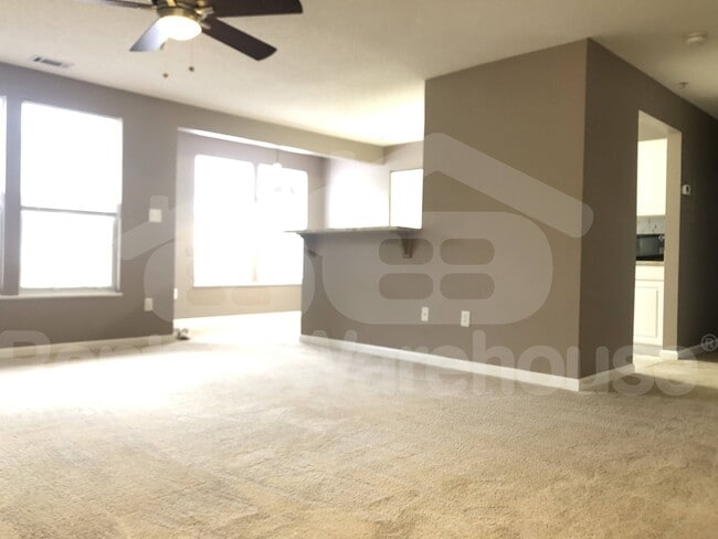 Building Photo - 695 Winding Stream Way