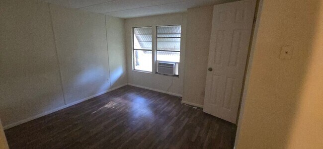 Foto del edificio - Model: Crown