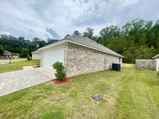 Building Photo - 4/2 for Rent in Brandon 042!!