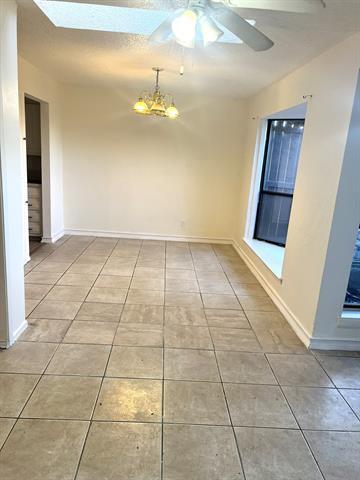 Foto del edificio - 4138 Towngate Blvd