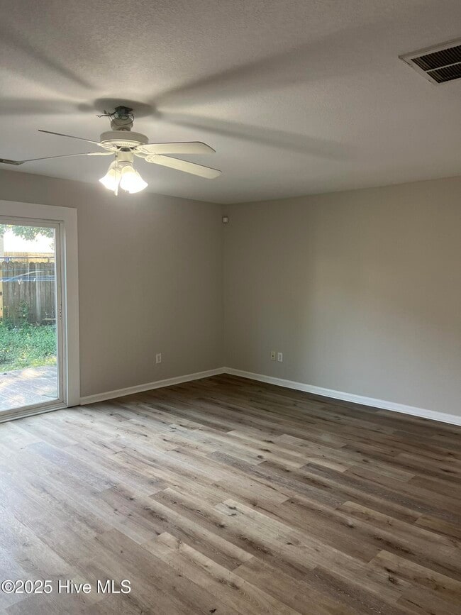 Building Photo - 4245 Williamsbrook Ln