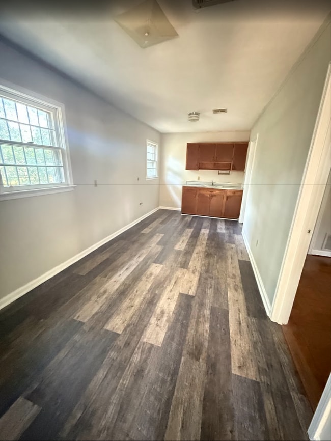 Building Photo - 225 Park Manor Dr