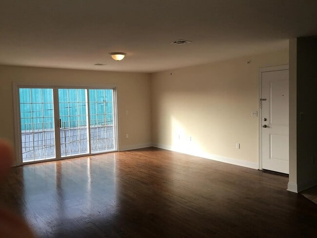 Building Photo - 11 Stanton St