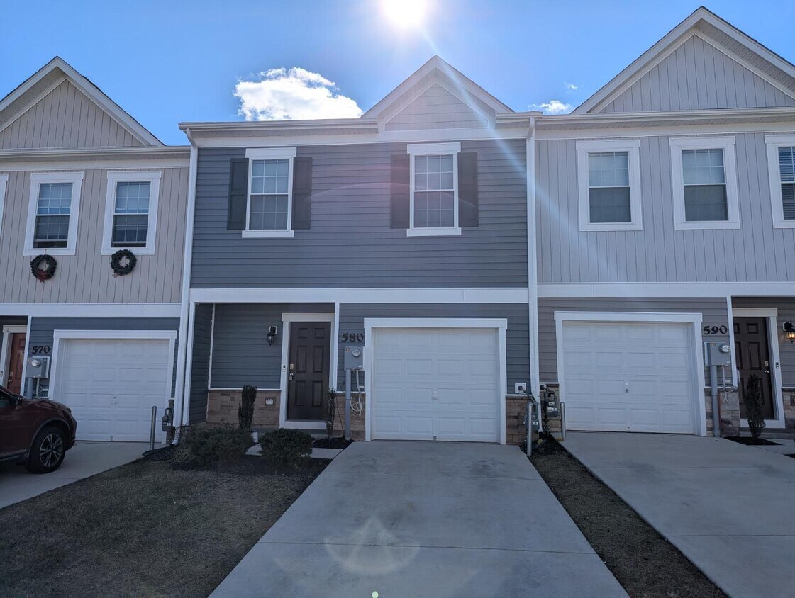 Foto principal - 580 Locust Run Dr
