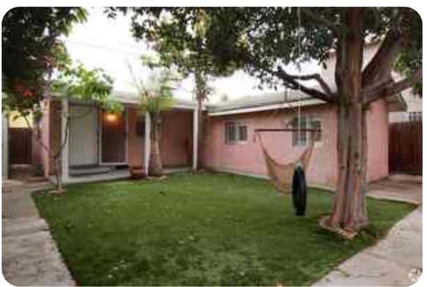 Building Photo - 2832 S Sycamore Ave