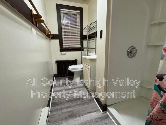 Foto del edificio - 678 Northampton St