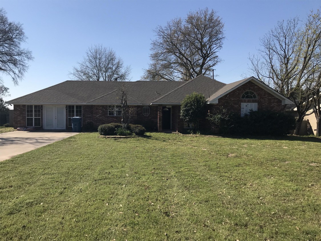 180 Nevills Rd, Mount Pleasant, TX 75455 House Rental in Mount