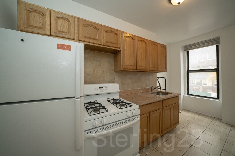 Primary Photo - 248 E 23rd St