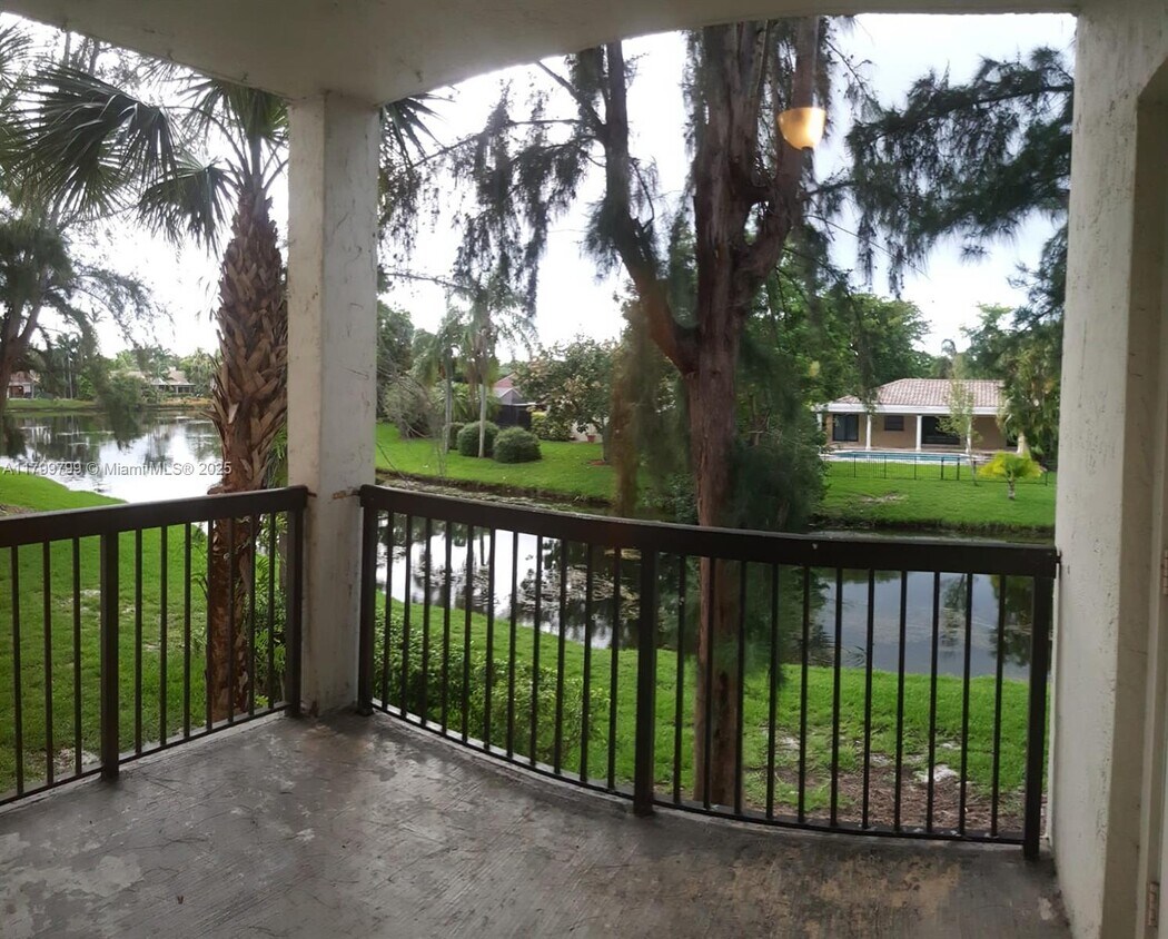 Foto principal - 11211 W Atlantic Blvd