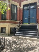 Building Photo - 2022 N Bissell St
