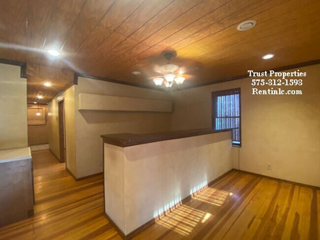 Foto del edificio - Great office building across from the Fede...
