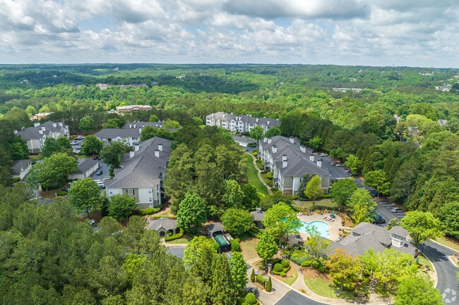Building Photo - The Heights At Towne Lake