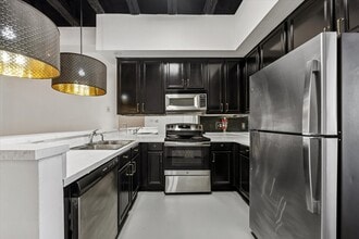 Building Photo - 5017 Cornish St