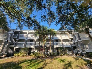 Building Photo - 14013 Fairway Island Dr