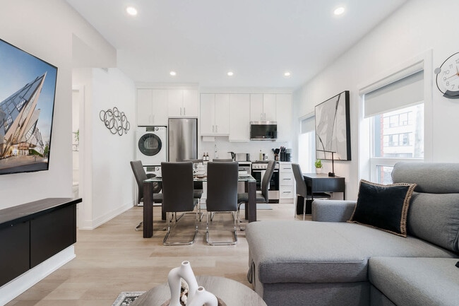 Building Photo - 168 McCaul St