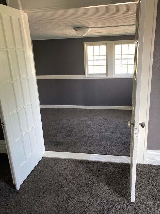 Front Liviing Area - 851 12th St NE