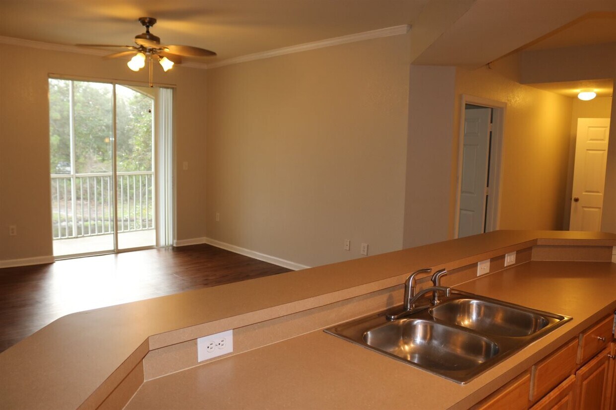 Foto principal - 410 S Villa San Marco Dr