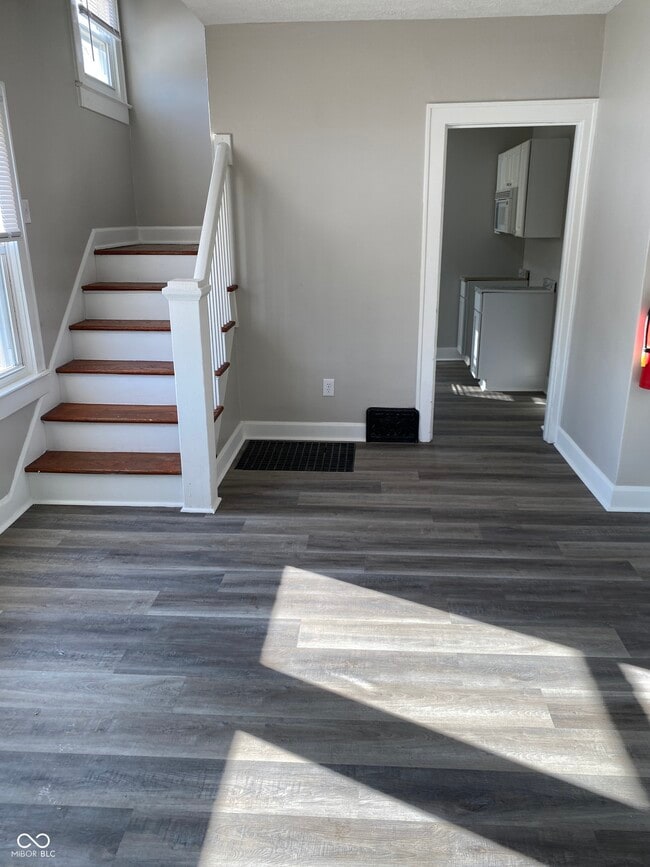 Foto del edificio - 2036 Singleton St