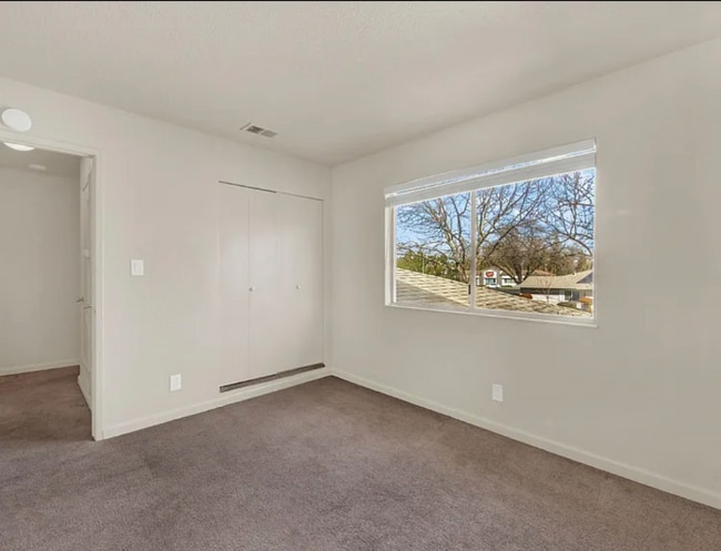 Building Photo - 107 Del Rio Cir