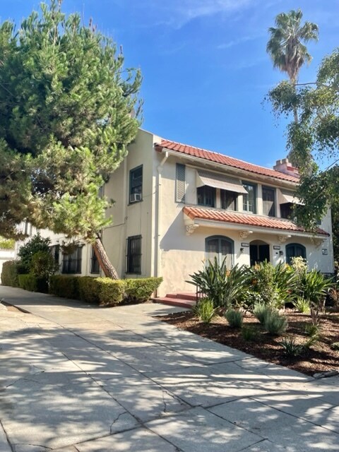 Foto del edificio - 1412 N Formosa Ave