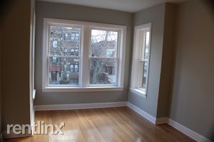 Foto del edificio - 1330 E 72nd Pl