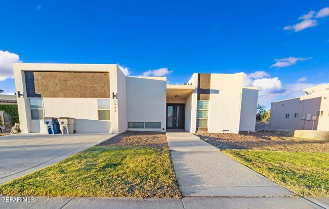 Building Photo - 5973 Cartagena Cir