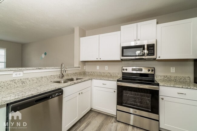 Foto del edificio - 659 Northlake Dr