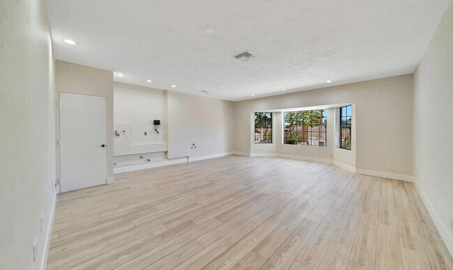 Foto del edificio - 4528 W Ave L4