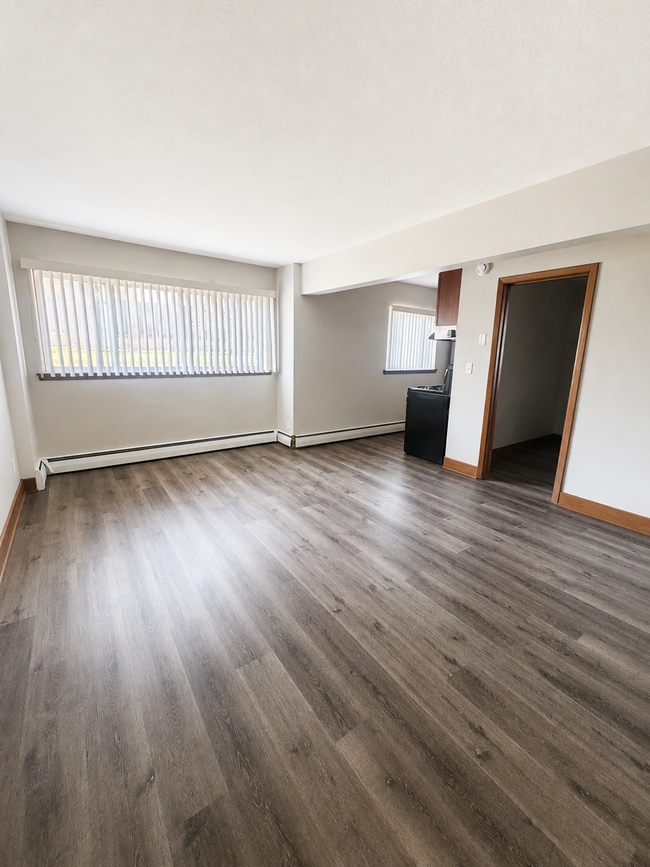 Interior Photo - The Avenue 401