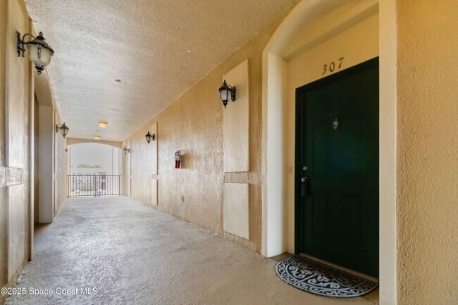 Foto del edificio - 1626 Peregrine Cir
