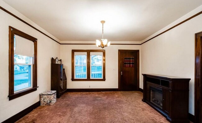 Building Photo - 406 Woolworth Ave