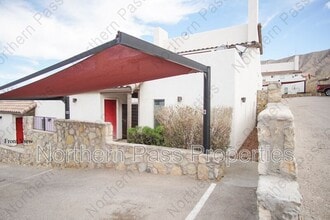 Building Photo - 4200 Camelot Heights Dr