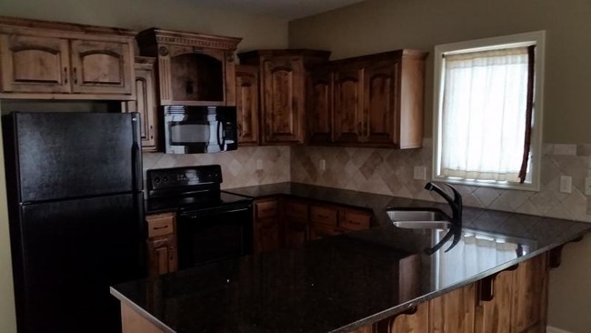 Foto del edificio - 14801 Meadow Ln