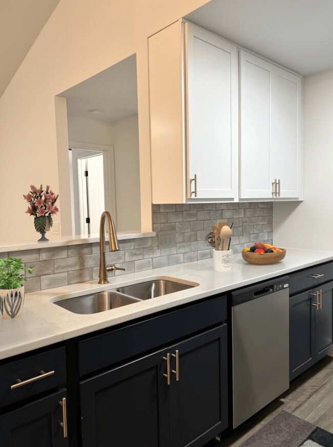 Foto del edificio - Ivy Hills Living Spaces
