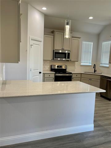 Building Photo - 319 Bronco Dr